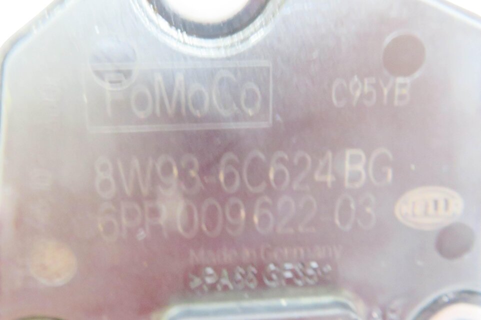 Thumbnail 5: 2011 LAND ROVER LR4 - 5.0L AJ133 V8 ENGINE MOTOR OIL FLUID PAN LEVEL SENSOR