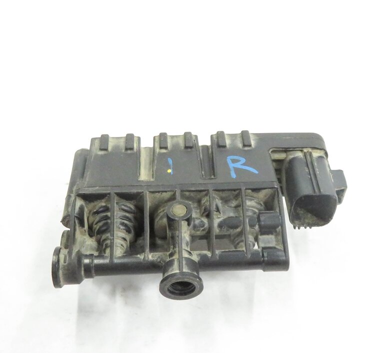 Thumbnail 4: 2011 LAND ROVER LR4 - REAR AIR SUSPENSION AIR CONTROL VALVE