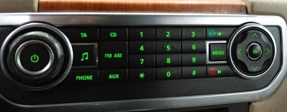 Thumbnail 2: 2011 LAND ROVER LR4 - AM/FM CD PHONE RADIO STEREO CONTROL SWITCH BUTTON PANEL