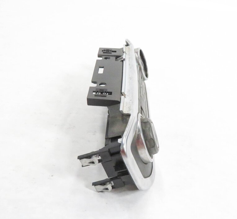 Thumbnail 4: 2011 LAND ROVER LR4 - AM/FM CD PHONE RADIO STEREO CONTROL SWITCH BUTTON PANEL
