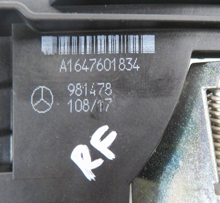 Thumbnail 6: 2006 MERCEDES ML500 (W164) RIGHT FRONT PASSENGER EXTERIOR DOOR HANDLE (BLACK)