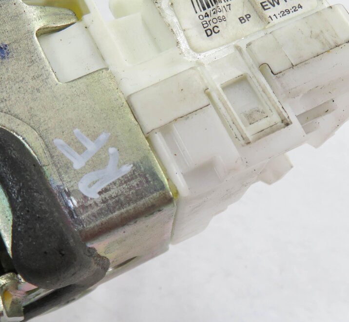 Thumbnail 7: 06-12 MERCEDES GL320 GL450 GL550 GL350 ML350 ML320 ML500 RIGHT FRONT DOOR LATCH