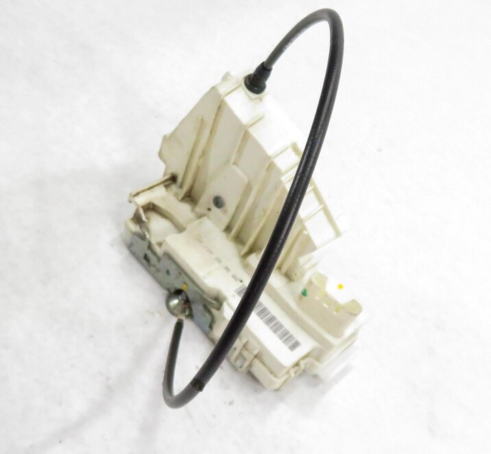 06-12 MERCEDES GL320 GL450 GL550 GL350 ML350 ML320 ML500 LEFT FRONT DOOR LATCH