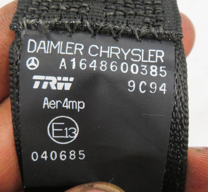 Thumbnail 6: 2006 MERCEDES ML500 (W164) LEFT REAR SEAT SEATBELT BUCKLE RETRACTOR (BLACK)