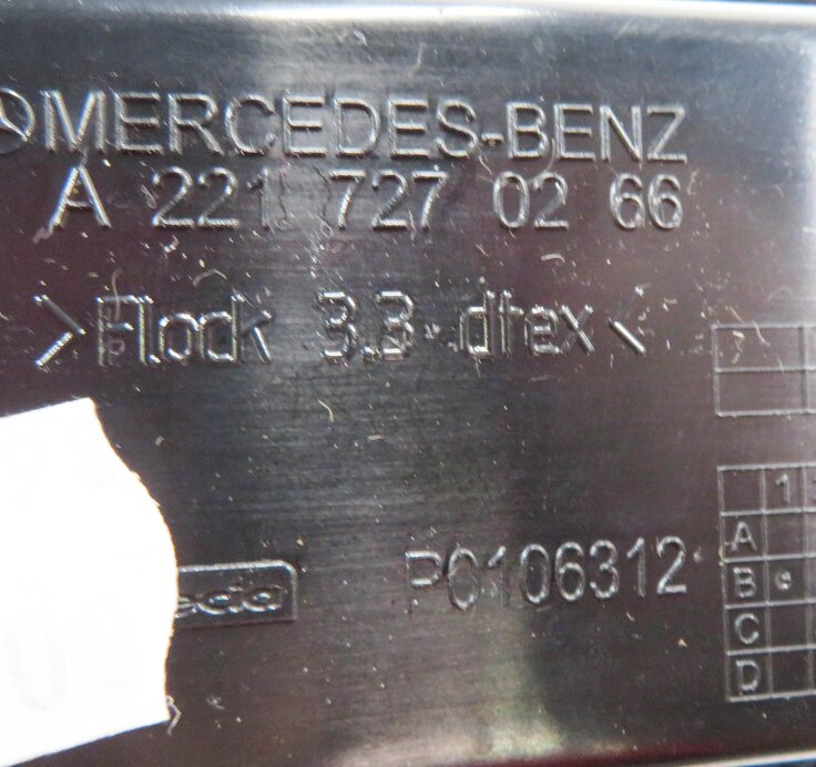 Thumbnail 6: 2008 MERCEDES S550 (W221) RIGHT FRONT PASSENGER DOOR ARM REST CONSOLE (BLACK)