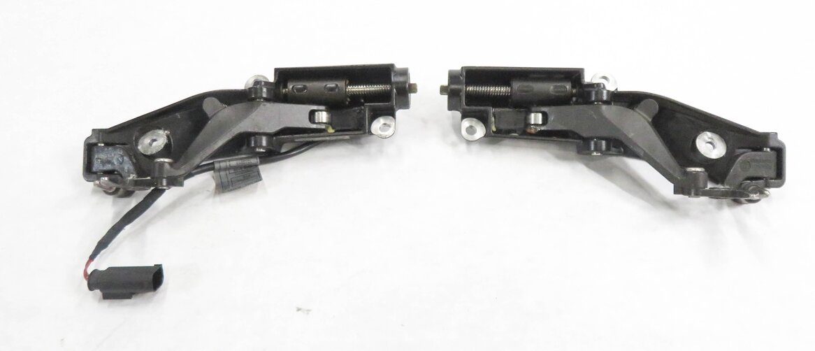 Thumbnail 4: 2004 BMW Z4 (E85) LEFT & RIGHT CONVERTIBLE TOP LATCH SET-2