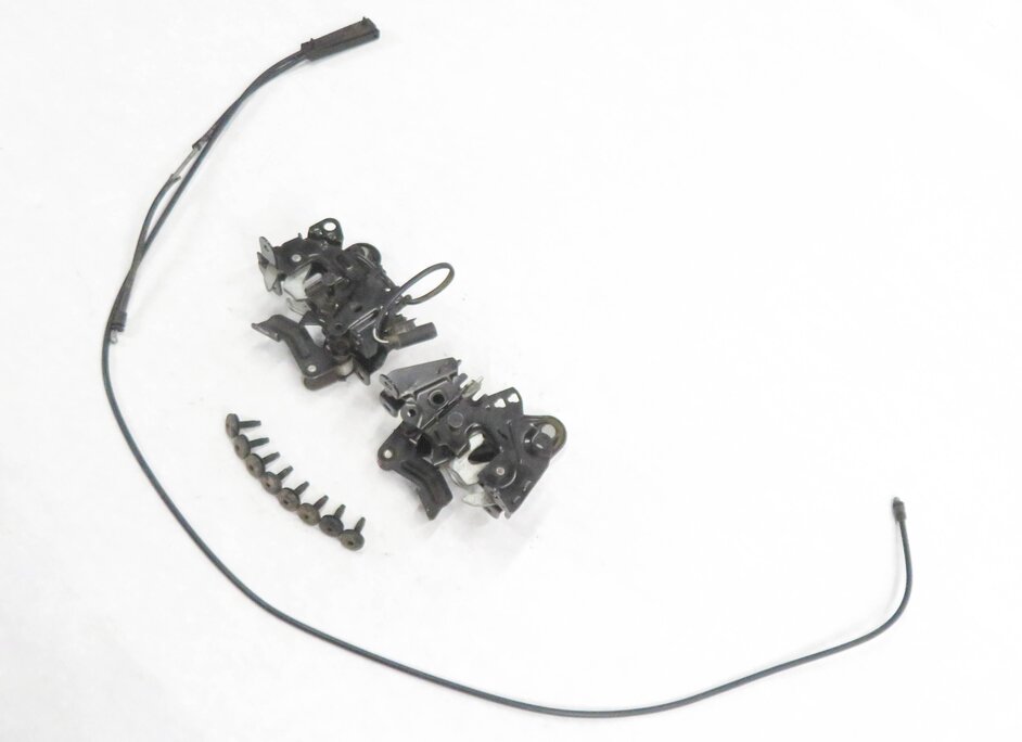 2010 BMW 750i (F01) FRONT LEFT & RIGHT LOWER HOOD LOCK LATCH SET-2 w/ CABLE
