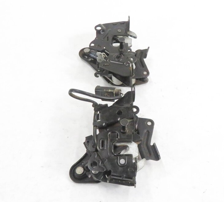 Thumbnail 3: 2010 BMW 750i (F01) FRONT LEFT & RIGHT LOWER HOOD LOCK LATCH SET-2 w/ CABLE