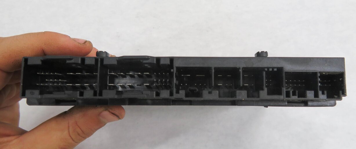 Thumbnail 5: 2009-2010 BMW 750i 760i (F01) FRONT COMFORT SEAT MEMORY CONTROL MODULE COMPUTER