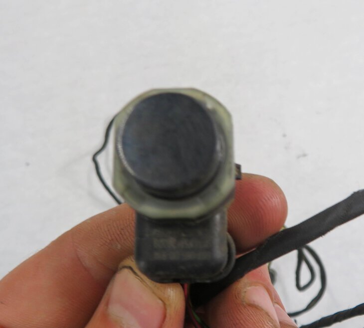 Thumbnail 5: 2010 BMW 750i (F01) REAR PDC PARK DISTANCE SENSOR SET-4 w/ HARNESS (BLACK 475)