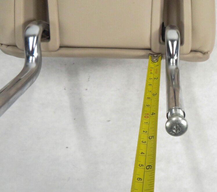 Thumbnail 7: 2010 BMW 750i (F01) REAR - LEFT / CENTER / RIGHT (OYSTER LEATHER) HEADREST SET-3