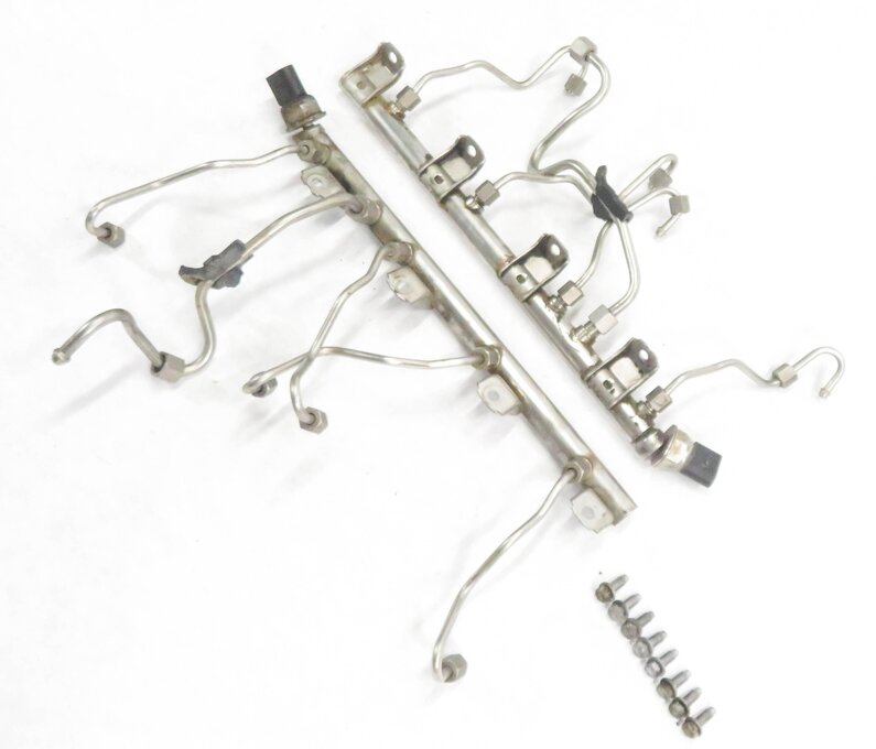 Thumbnail 1: 2010 BMW 750i (F01) 4.4L N63 TWIN TURBO ENGINE - FUEL RAIL SET-2
