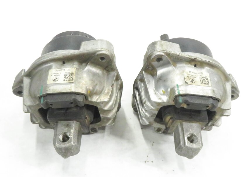 Thumbnail 4: 2010 BMW 750i (F01) 4.4L N63 TWIN TURBO ENGINE - LEFT & RIGHT MOTOR MOUNT SET-2