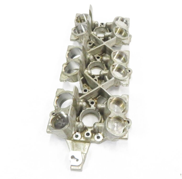 Thumbnail 3: 1999 PORSCHE BOXSTER (986) 2.5L M96 - ENGINE CAMSHAFT FOLLOWER HOUSING