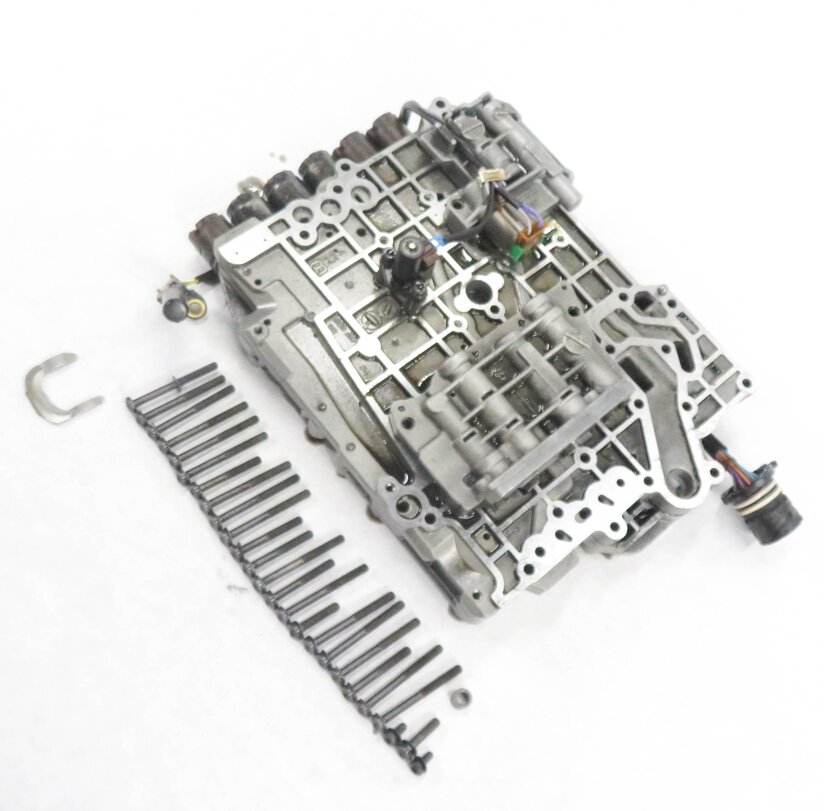 99 PORSCHE BOXSTER (986) 2.5L M96 ENGINE - A/T AUTOMATIC TRANSMISSION VALVE BODY