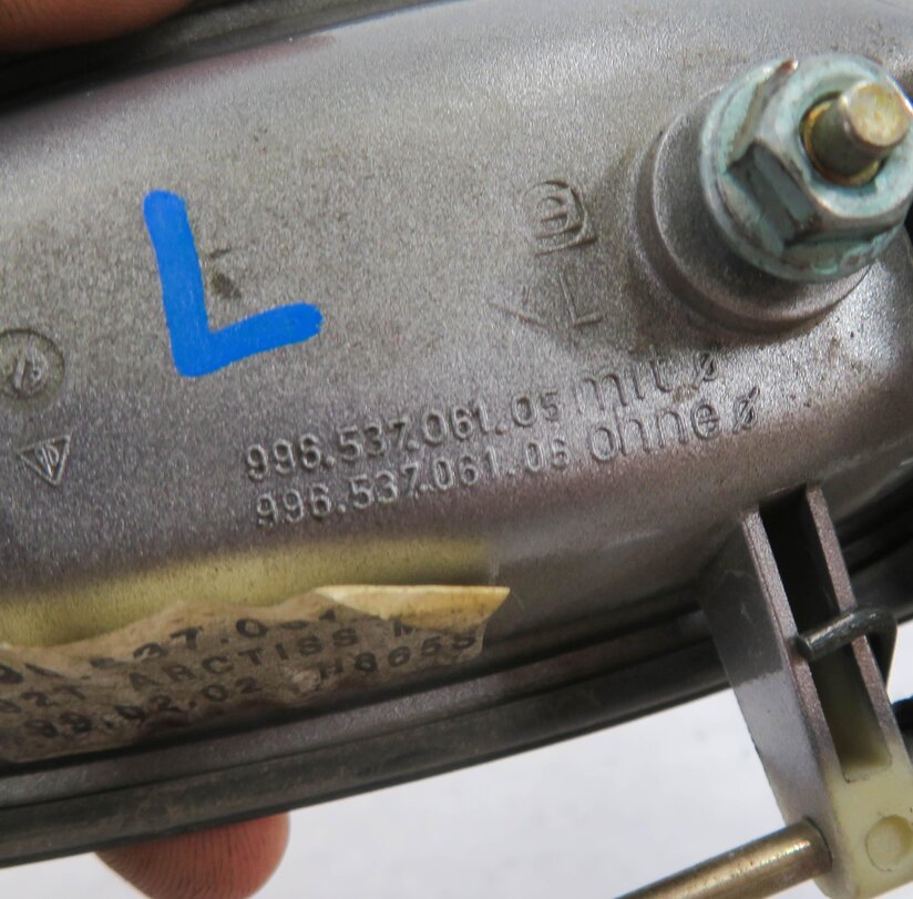 Thumbnail 6: 1999 PORSCHE BOXSTER (986) LEFT DRIVER EXTERIOR DOOR HANDLE (ARTIC SILVER L92U)