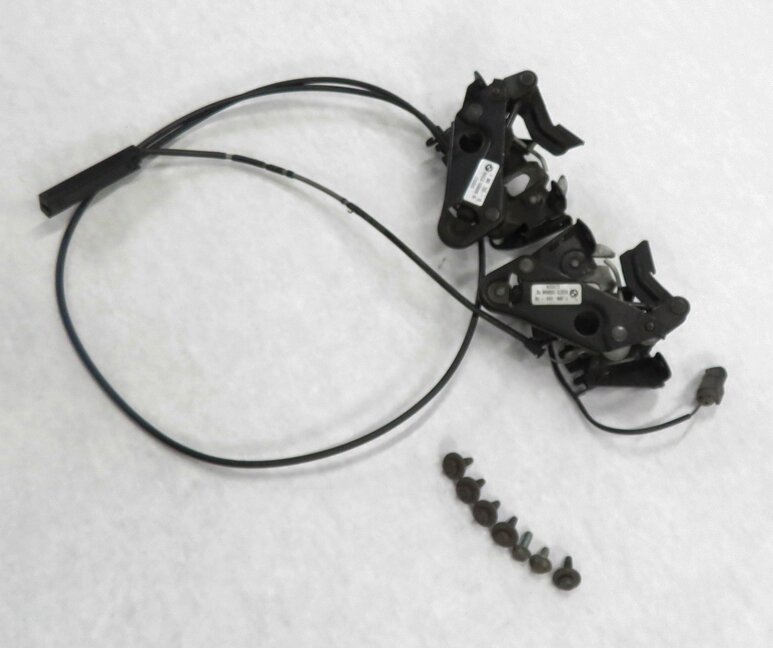 2011 BMW 535i (F10) FRONT LEFT & RIGHT LOWER HOOD LOCK LATCH SET-2 w/ CABLE