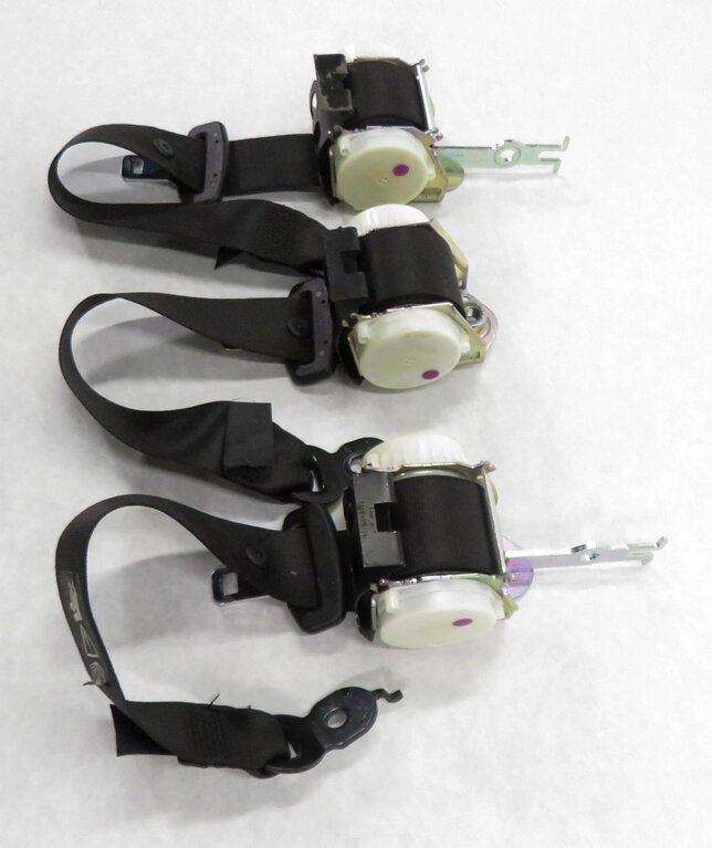 Thumbnail 3: 2011 BMW 535i (F10) REAR - LEFT / CENTER / RIGHT SEATBELT RETRACTOR SET (BLACK)