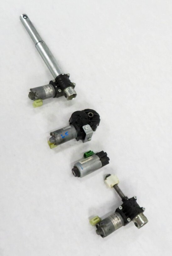 2011 BMW 535i (F10) LEFT FRONT DRIVER POWER SEAT ADJUSTMENT MOTOR SET-4