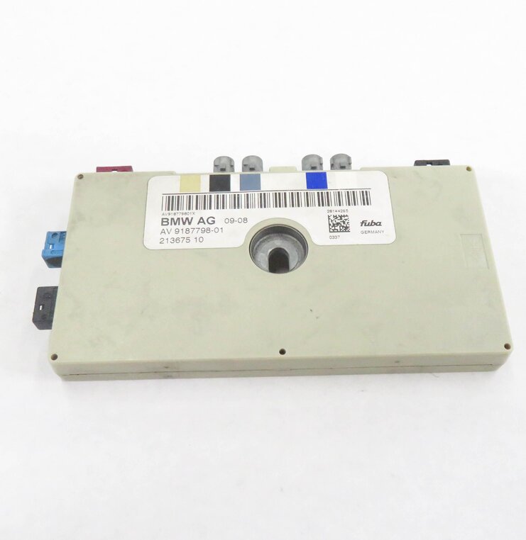 Thumbnail 2: 2008 BMW M3 (E93) CONVERTIBLE - RADIO STEREO DIVERSITY ANTENNA AMPLIFIER MODULE