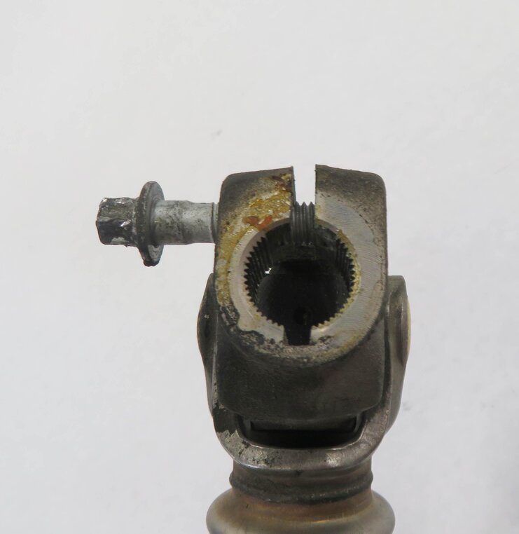 Thumbnail 5: 2008 BMW M3 ///M (E93) CONVERTIBLE - STEERING COLUMN LINK U-JOINT COUPLER SHAFT
