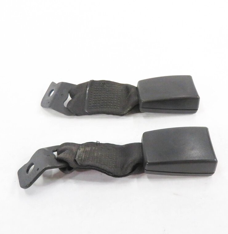 Thumbnail 3: 2008 BMW M3 ///M (E93) CONVERTIBLE - REAR SEATBELT BUCKLE RECEIVER SET-2