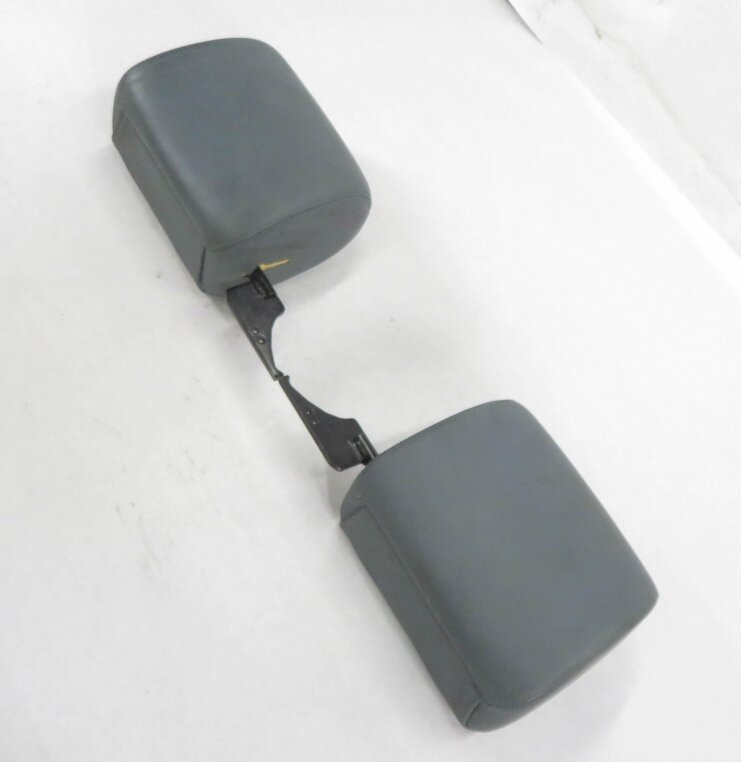 Thumbnail 1: 2008 BMW M3 (E93) CONVERTIBLE FRONT LEFT & RIGHT HEADREST SET (PALLADIUM SILVER)