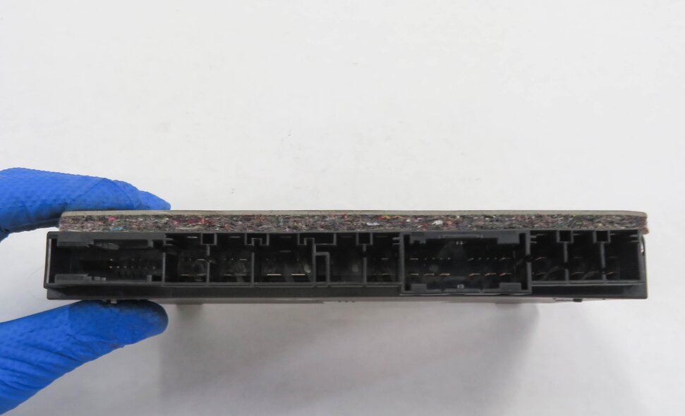 Thumbnail 5: 2008 BMW 535i (E60) RIGHT FRONT PASSENGER POWER SEAT CONTROL MODULE