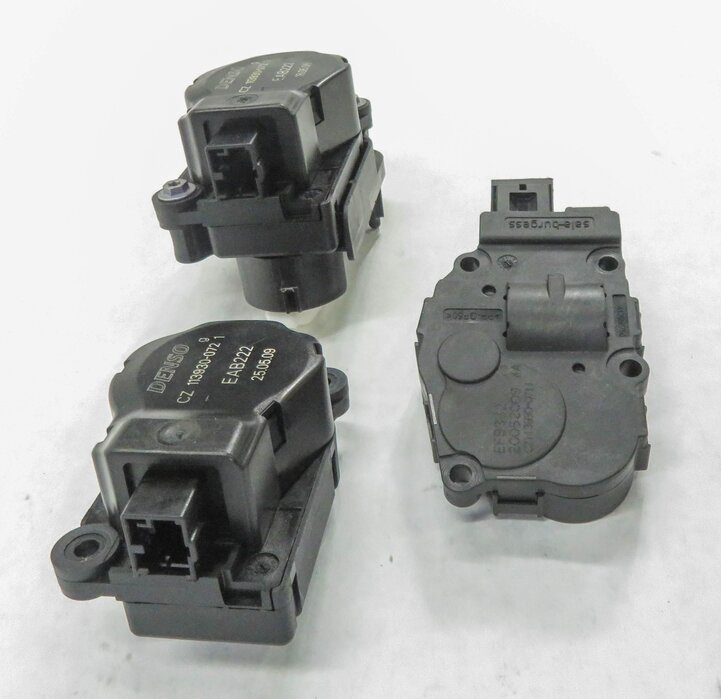 Thumbnail 4: 2009 BMW Z4 (E89) HEATER A/C AIR BOX BLEND DOOR SERVO ACTUATOR MOTOR SET-3