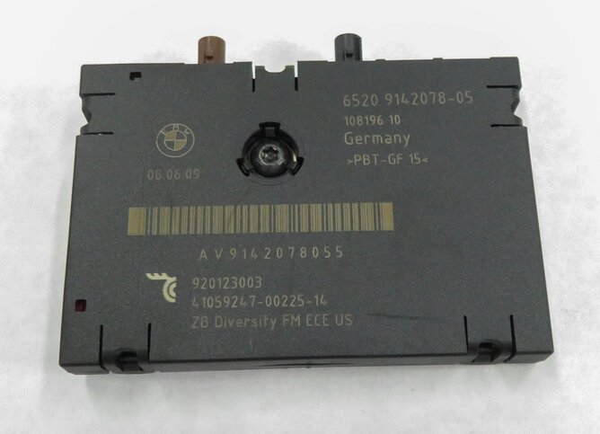 Thumbnail 2: 2009 BMW Z4 (E89) RADIO STEREO ANTENNA DIVERSITY MODULE