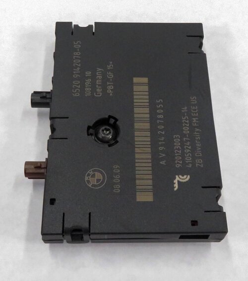 Thumbnail 3: 2009 BMW Z4 (E89) RADIO STEREO ANTENNA DIVERSITY MODULE