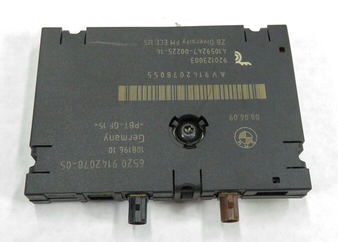 Thumbnail 4: 2009 BMW Z4 (E89) RADIO STEREO ANTENNA DIVERSITY MODULE