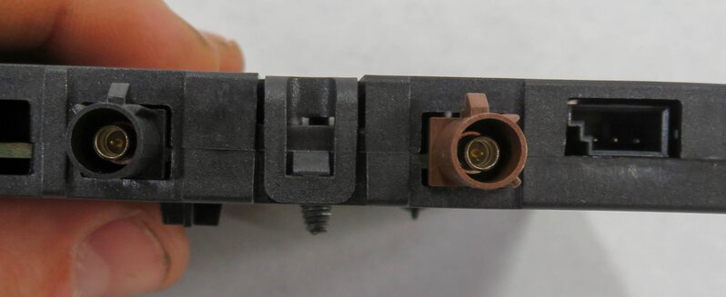 Thumbnail 6: 2009 BMW Z4 (E89) RADIO STEREO ANTENNA DIVERSITY MODULE