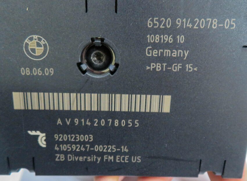 Thumbnail 7: 2009 BMW Z4 (E89) RADIO STEREO ANTENNA DIVERSITY MODULE