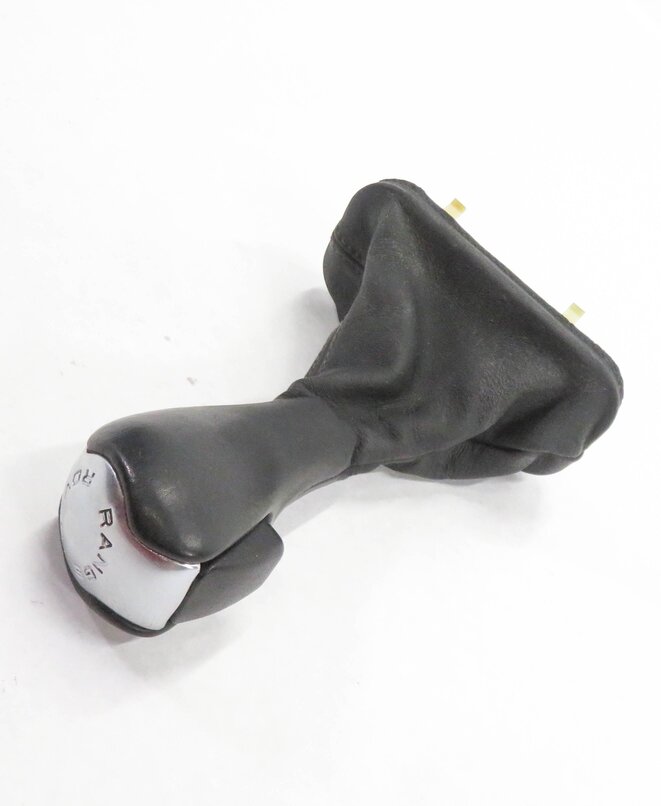 Thumbnail 1: 2012 RANGE ROVER (L322) A/T TRANSMISSION GEAR SHIFTER w/ BOOT (BLACK)
