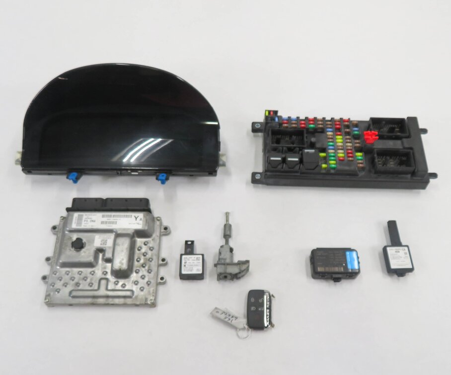 Thumbnail 4: 10-12 RANGE ROVER (L322) 5.0L SUPERCHARGED ENGINE IMMOBILIZER MODULE KEY SET