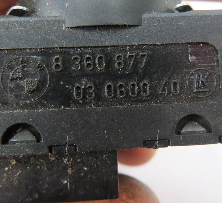 Thumbnail 8: 2012 RANGE ROVER (L322) RIGHT FRONT PASSENGER POWER SEAT ADJUSTMENT SWITCH