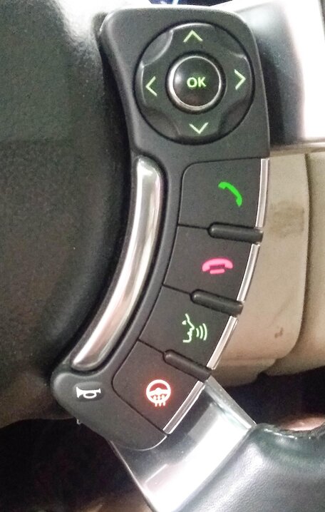 Thumbnail 2: 2012 RANGE ROVER (L322) RIGHT STEERING PHONE VOICE HEAT SWITCH BUTTON