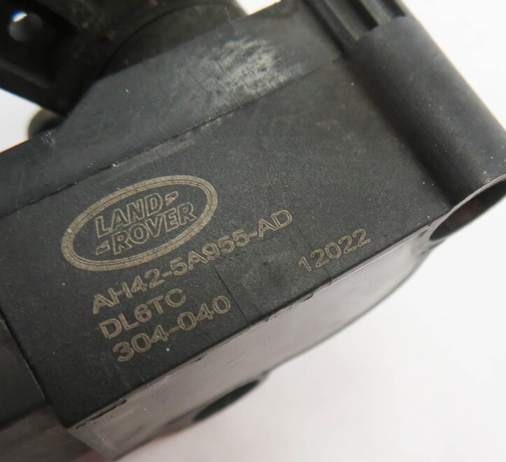 Thumbnail 6: 2012 RANGE ROVER (L322) LEFT DRIVER REAR SUSPENSION HEIGHT LEVEL SENSOR