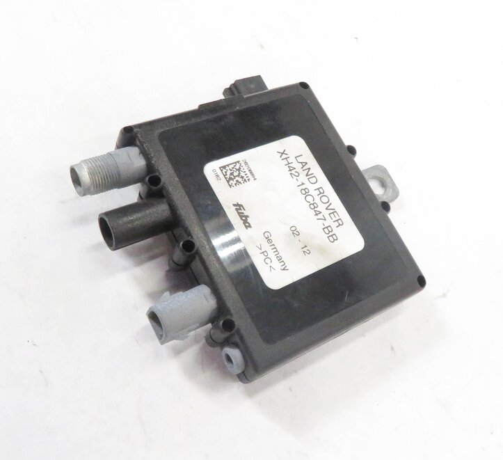 2012 RANGE ROVER (L322) ANTENNA AMPLIFIER MODULE