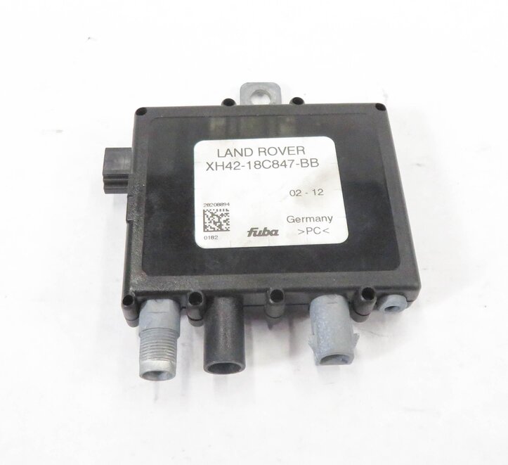 Thumbnail 2: 2012 RANGE ROVER (L322) ANTENNA AMPLIFIER MODULE
