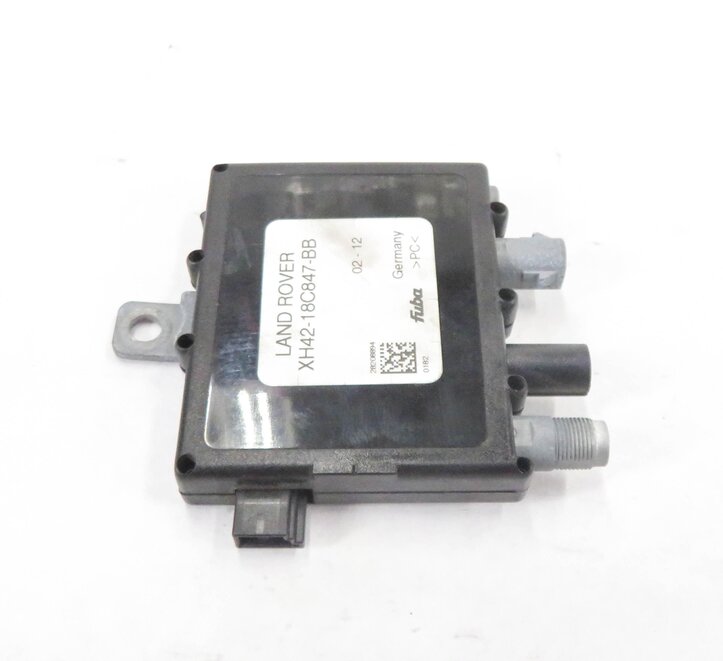 Thumbnail 3: 2012 RANGE ROVER (L322) ANTENNA AMPLIFIER MODULE
