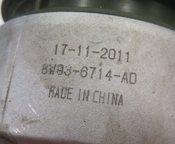 Thumbnail 5: 2012 RANGE ROVER (L322) 5.0L AJ133 V8 ENGINE - OIL FILTER HOUSING w/ CAP