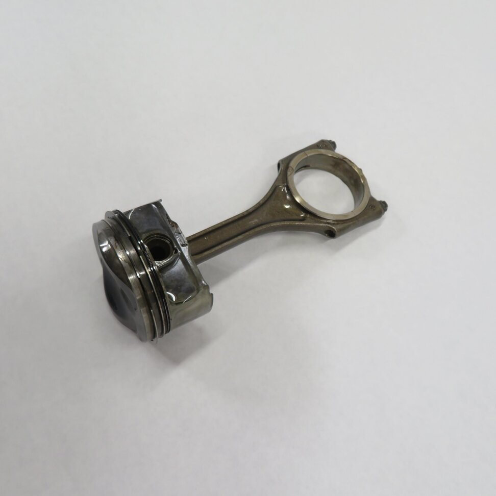Thumbnail 1: 08-12 AUDI A4 A5 A6 Q5 (B8 8K 8T 8R C7) 3.2L FSI ENGINE - RIGHT PISTON w/ ROD
