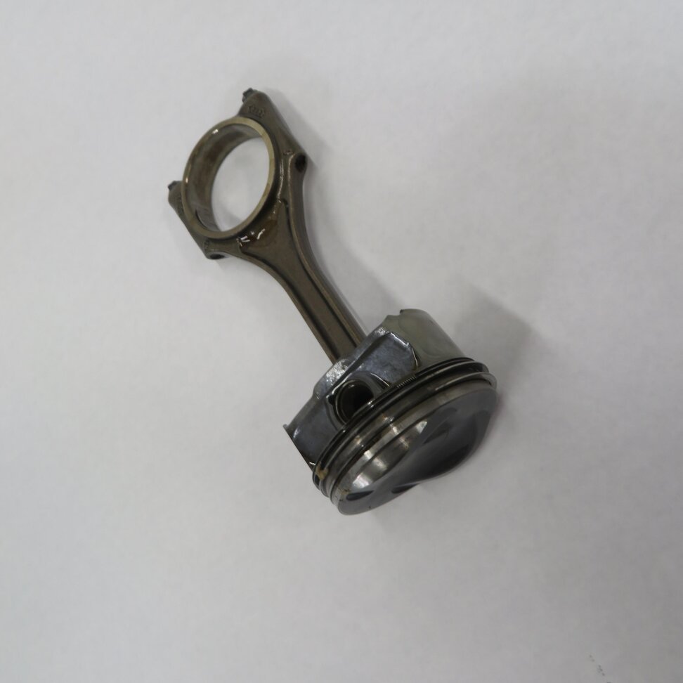 Thumbnail 1: 08-12 AUDI A4 A5 A6 Q5 (B8 8K 8T 8R C7) 3.2L FSI ENGINE - RIGHT PISTON w/ ROD