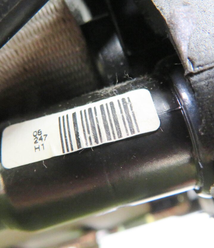 Thumbnail 8: 2009 AUDI A4 (B8 8K) RIGHT REAR SEATBELT RETRACTOR (GRAY)