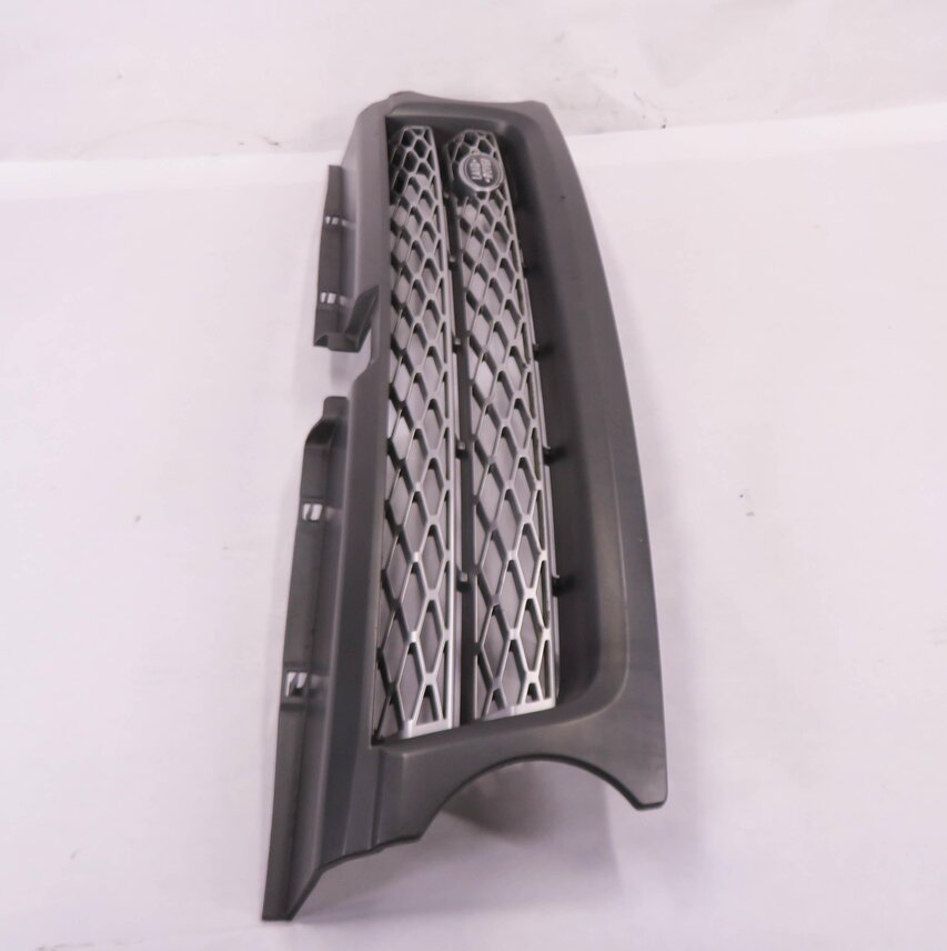 Thumbnail 3: 2010-2011 RANGE ROVER SPORT (L320) FRONT UPPER HOOD VENT GRILLE