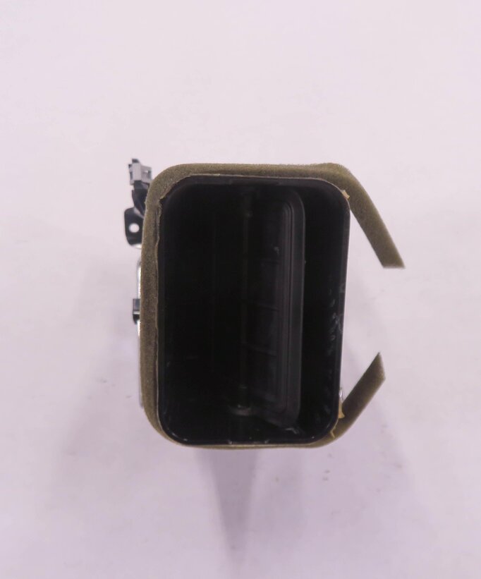 Thumbnail 4: 2010 RANGE ROVER SPORT (L320) RIGHT FRONT PASSENGER DASH HEATER A/C AIR VENT