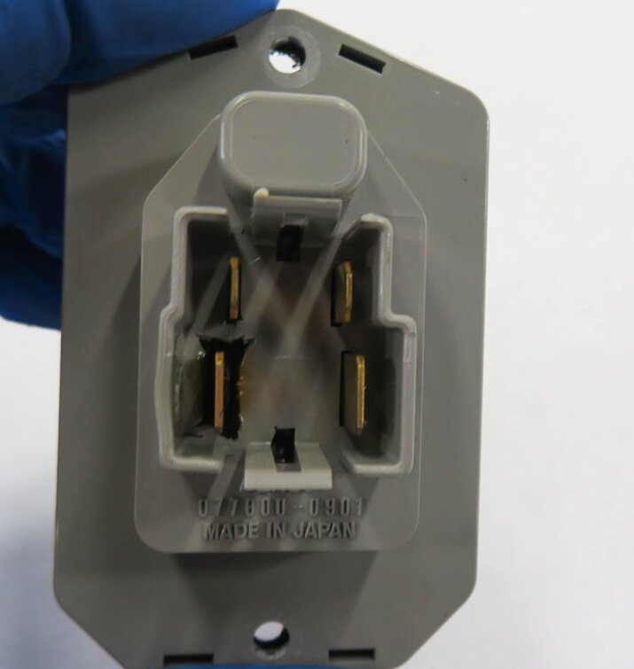 Thumbnail 6: 2010 RANGE ROVER SPORT (L320) FRONT HEATER A/C BLOWER FAN MOTOR SPEED RESISTOR