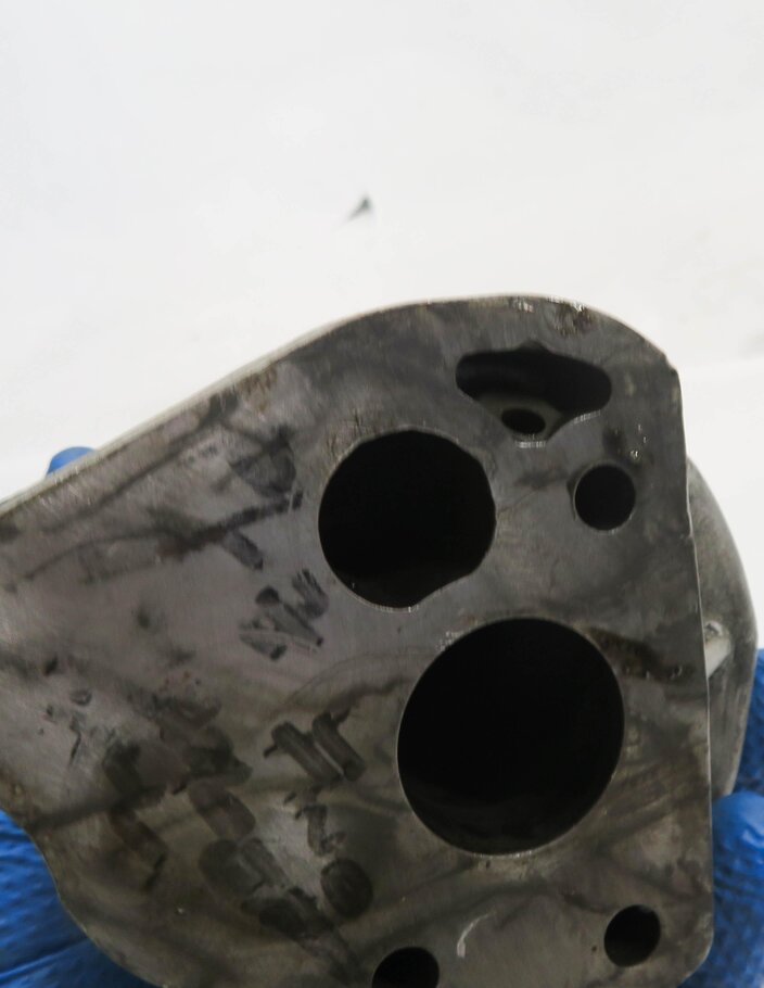 Thumbnail 5: 2010 RANGE ROVER SPORT (L320) 5.0L SUPERCHARGED ENGINE - OIL FILTER ADAPTER
